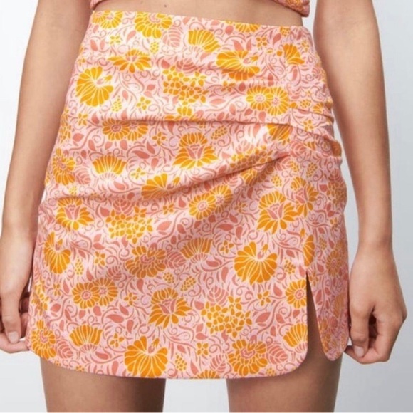 Zara Paisley Pink Linen Mini Scrunch Skirt - Picture 1 of 6
